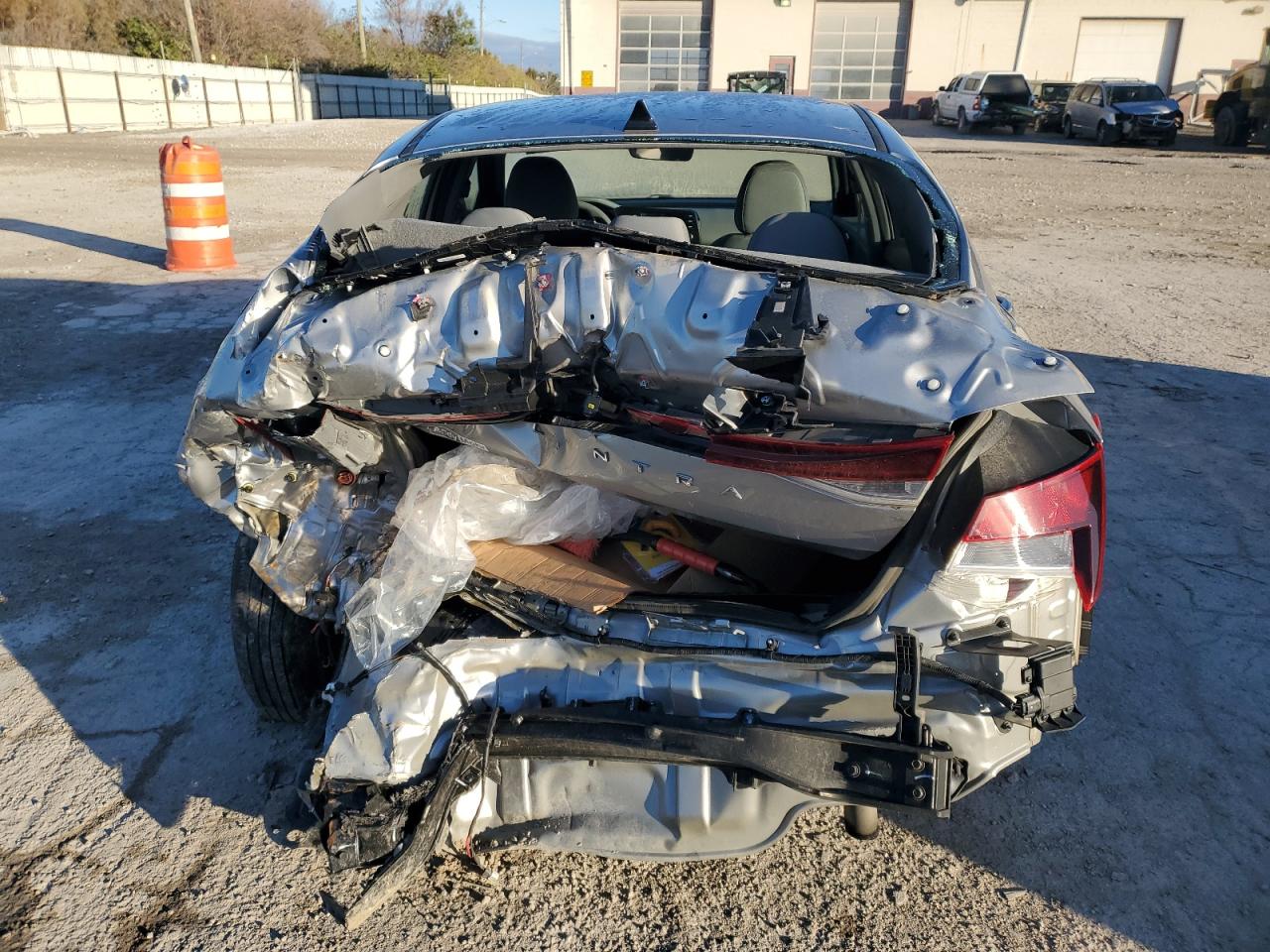 2022 HYUNDAI ELANTRA SE VIN:5NPLL4AG5NH063211