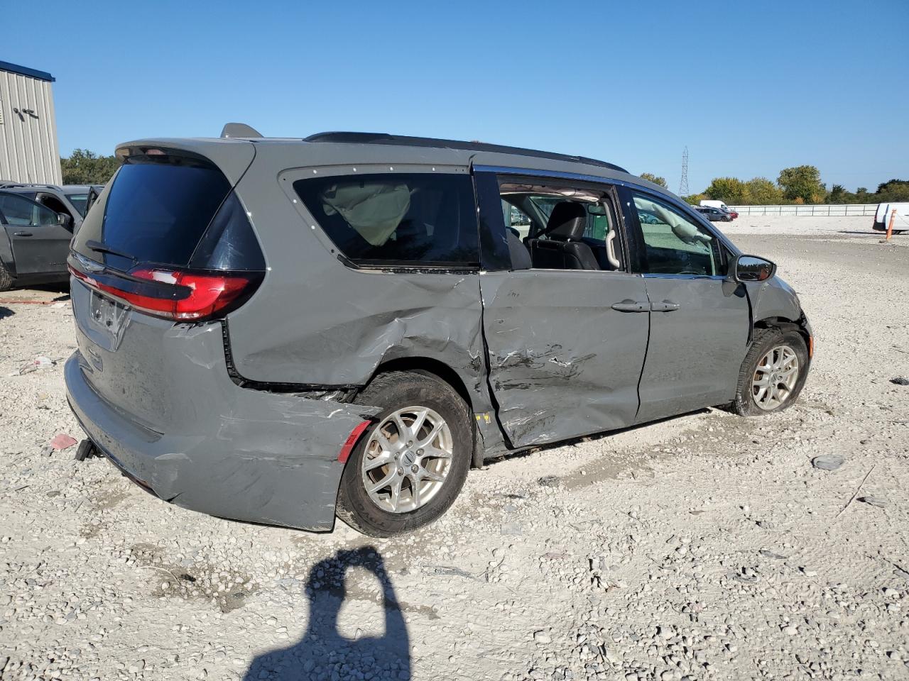 2022 CHRYSLER PACIFICA TOURING L VIN:2C4RC1BG1NR145916