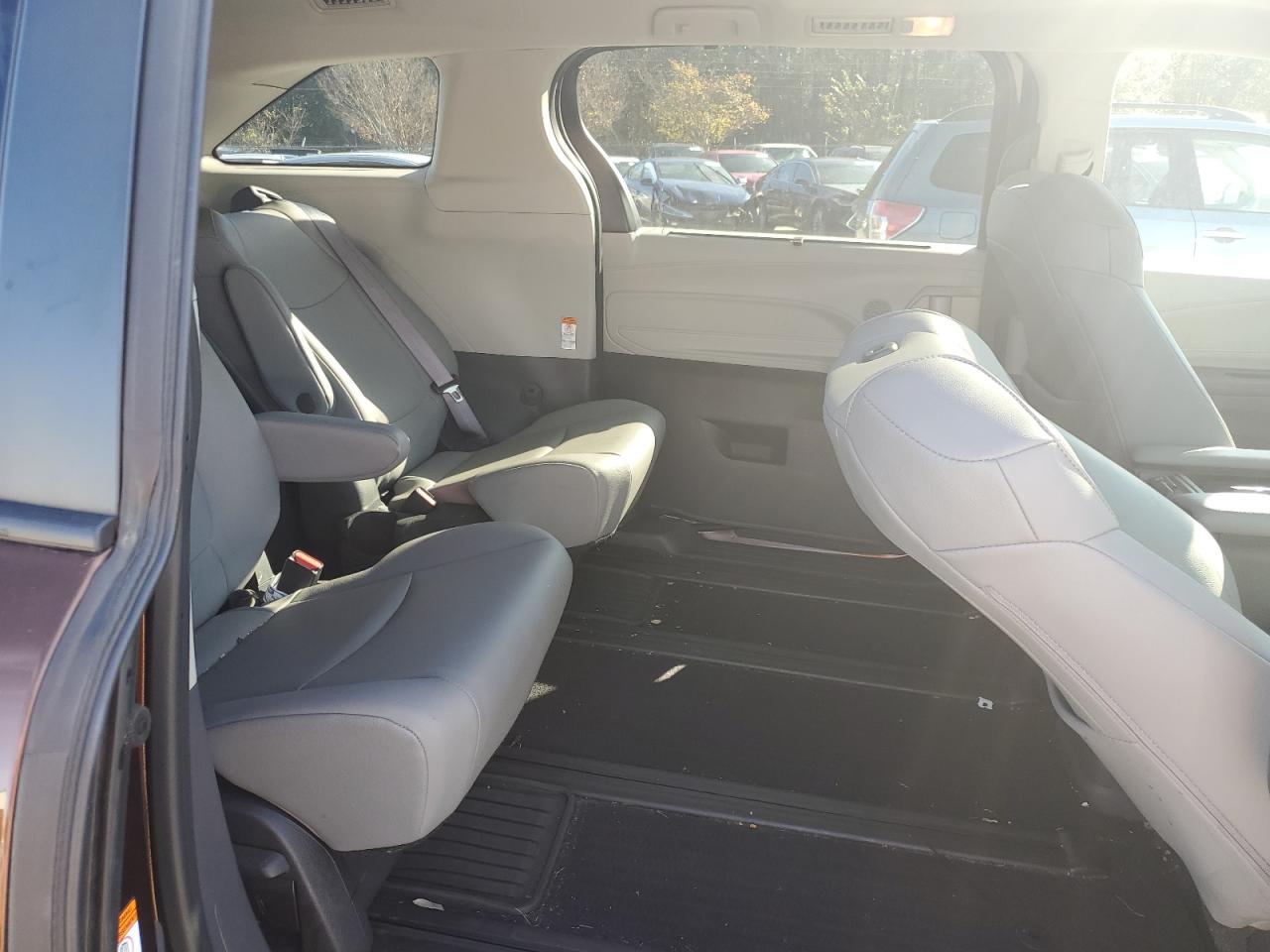 2022 TOYOTA SIENNA XLE VIN:5TDYRKEC0NS098524