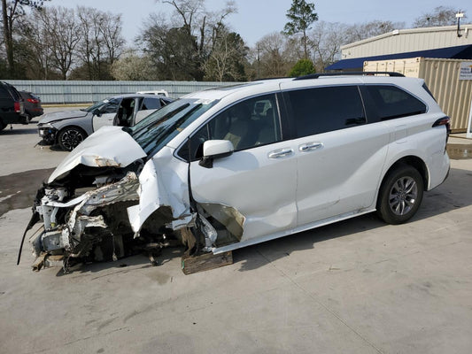 2022 TOYOTA SIENNA XLE VIN:5TDYRKEC2NS086553