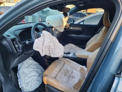 2019 Volvo XC40 VIN: