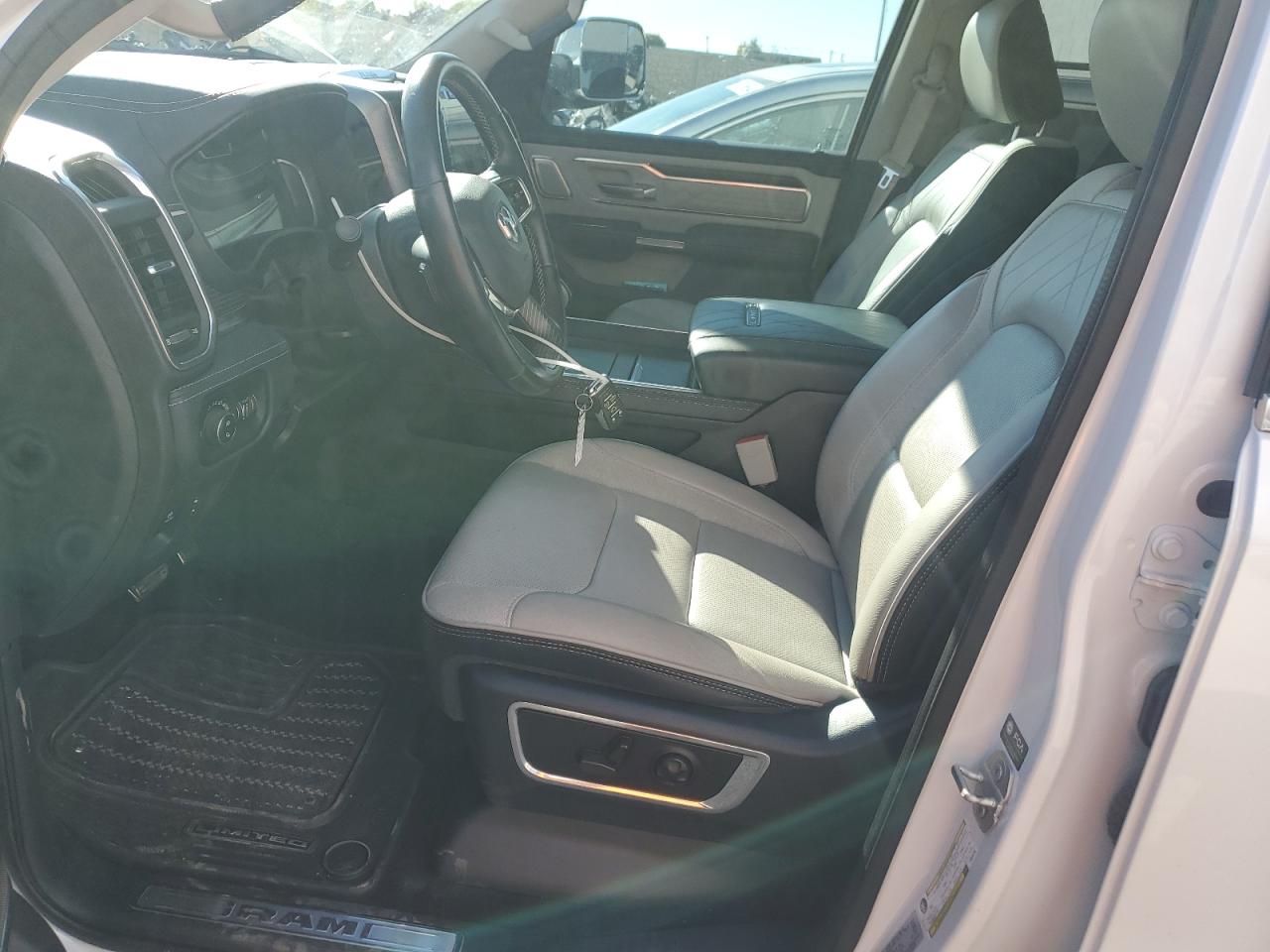 2023 RAM 1500 LIMITED VIN:1C6SRFHT1PN636186