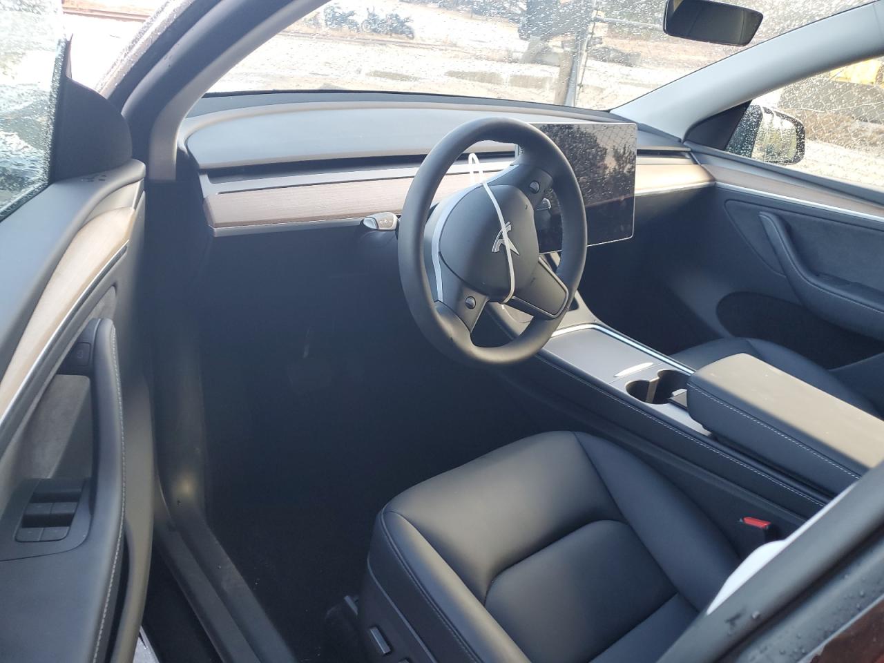 2024 TESLA MODEL Y  VIN:7SAYGDED4RA318025