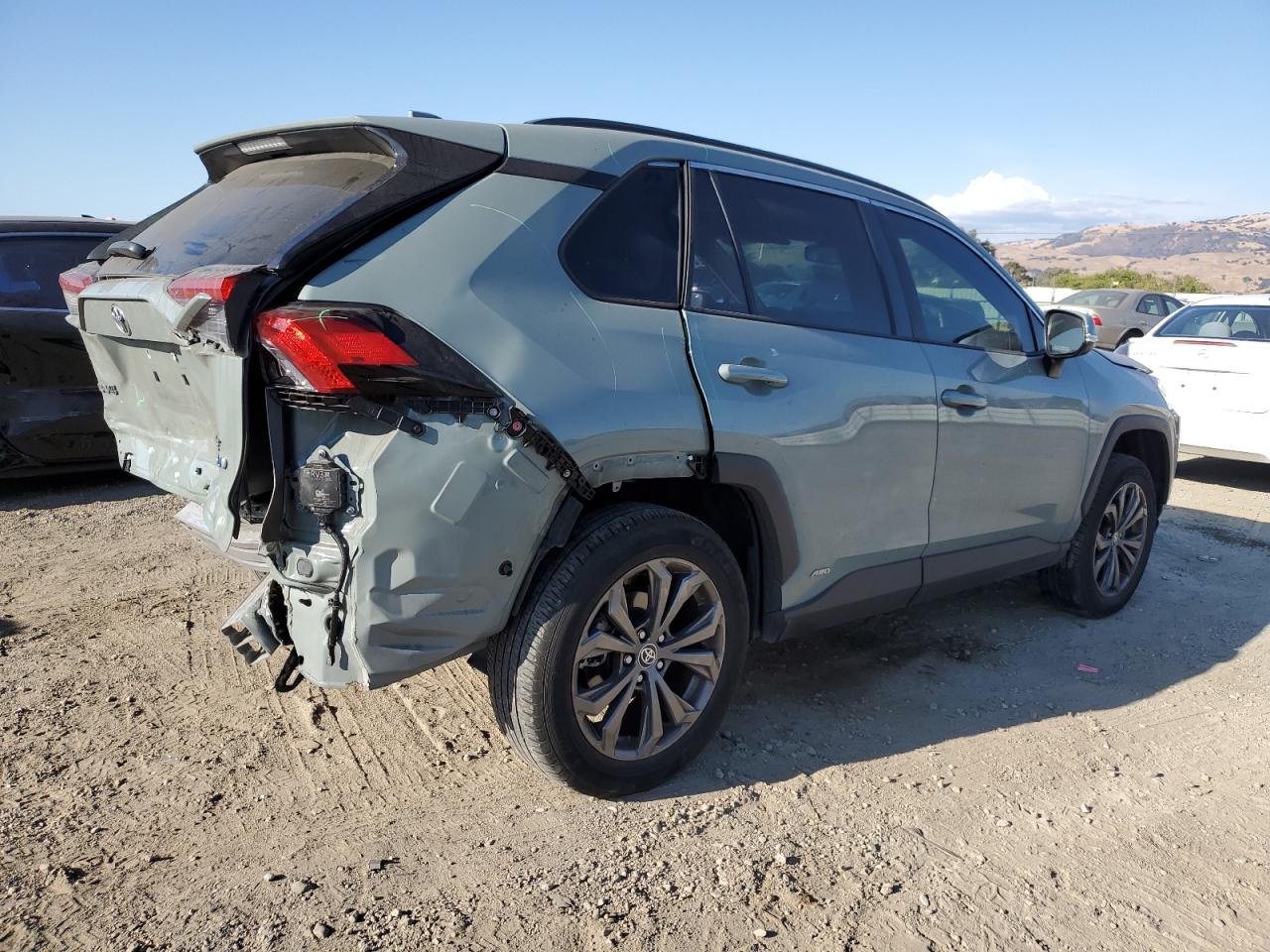 2022 TOYOTA RAV4 XLE PREMIUM VIN:JTMB6RFV2ND521901