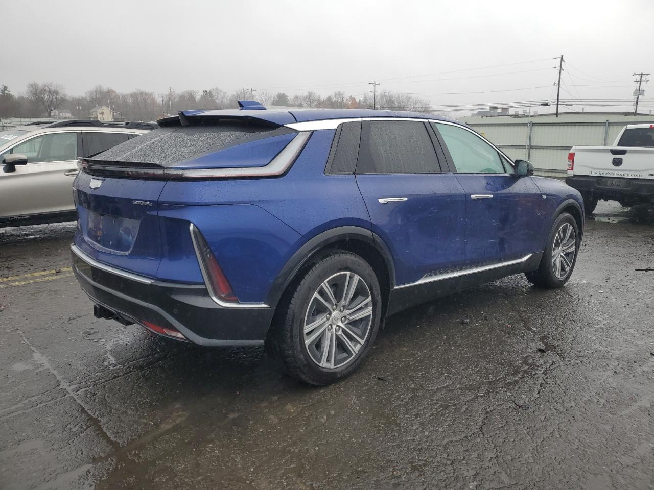 2024 CADILLAC LYRIQ LUXURY VIN:1GYKPPRL2RZ109198