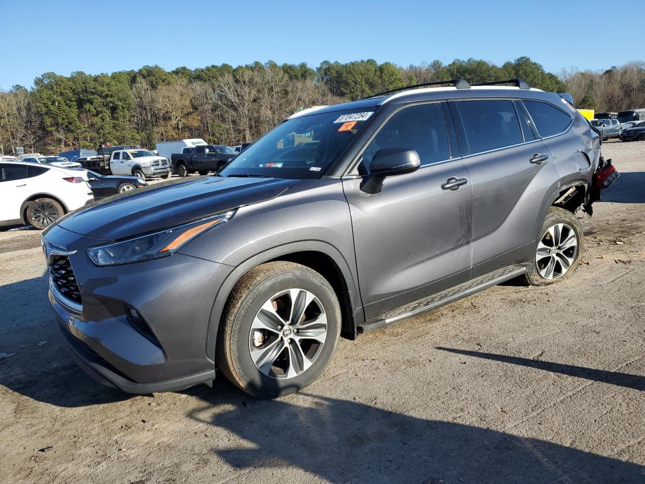 2022 TOYOTA HIGHLANDER XLE VIN:5TDGZRAHXNS111351