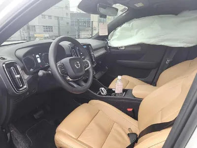 2022 Volvo XC40 VIN: