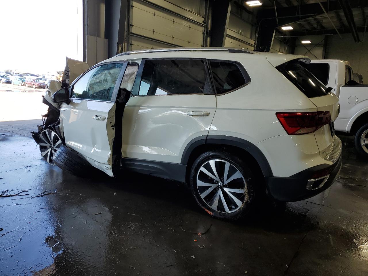 2022 VOLKSWAGEN TAOS SE IQ DRIVE VIN:3VVLX7B24NM039163
