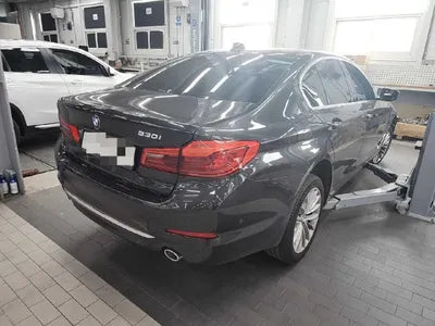 2018 BMW 530 VIN: