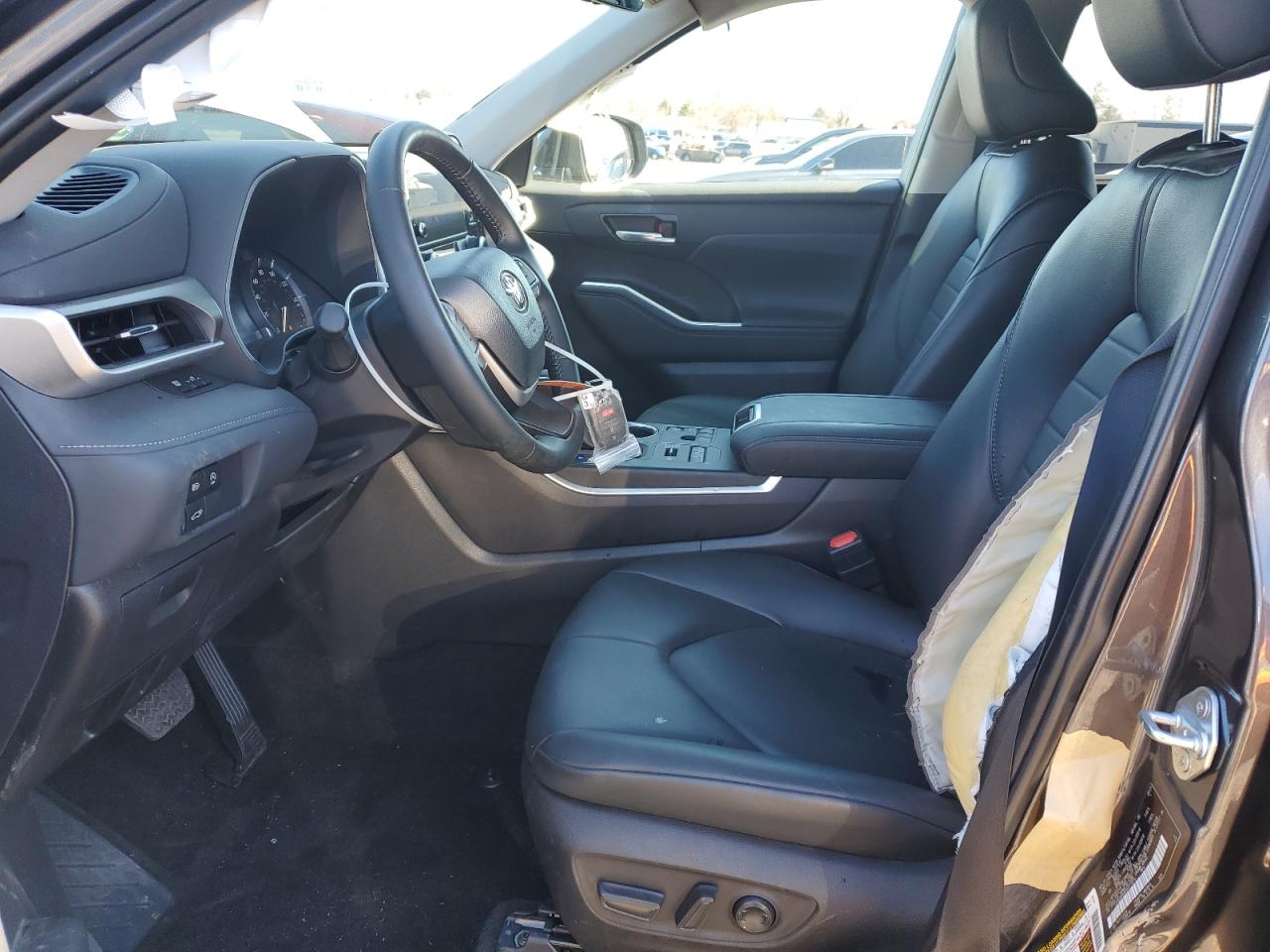 2024 TOYOTA HIGHLANDER LE VIN:5TDKDRBH0RS573074