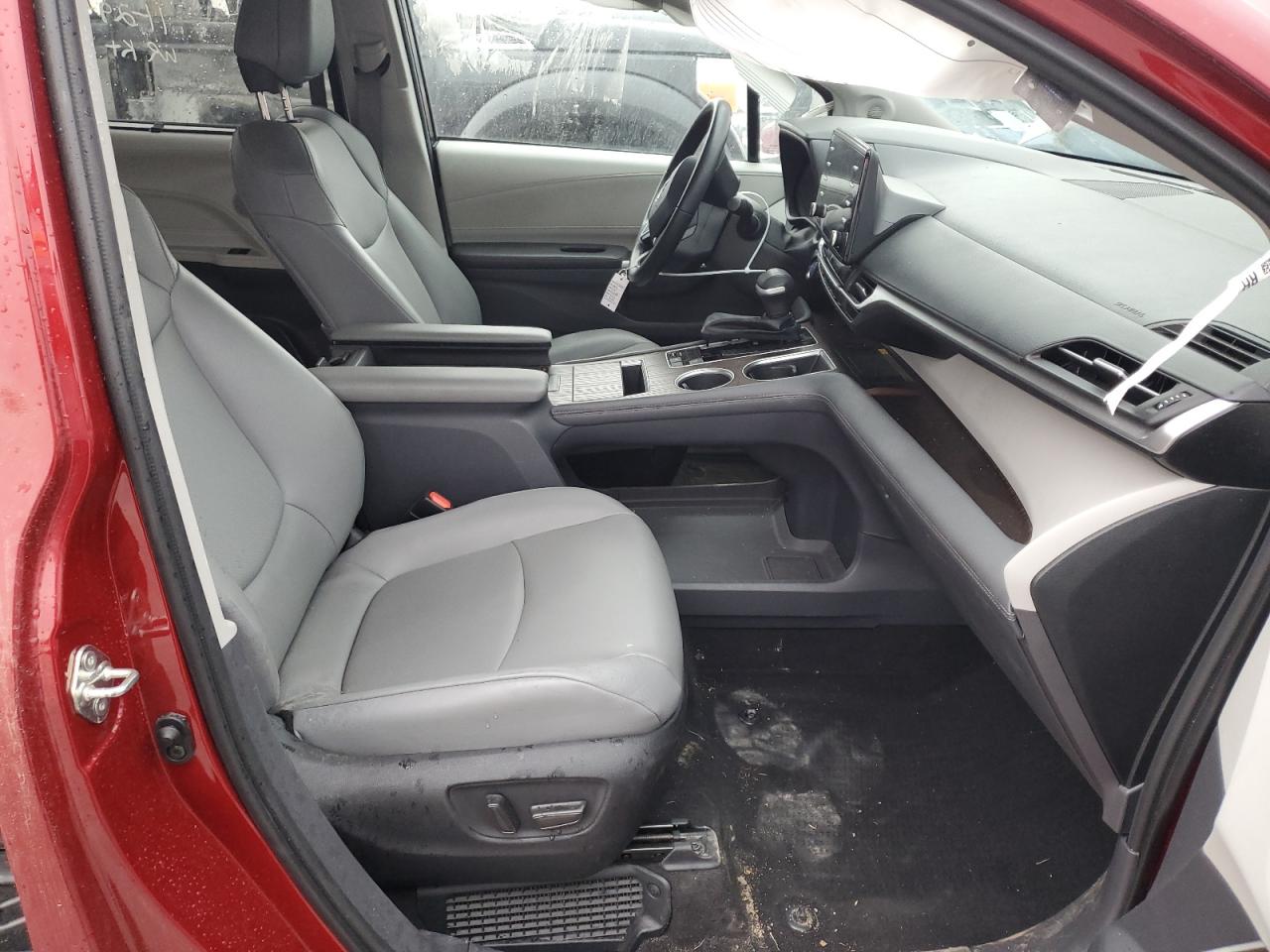 2022 TOYOTA SIENNA XLE VIN:5TDJRKEC6NS095189