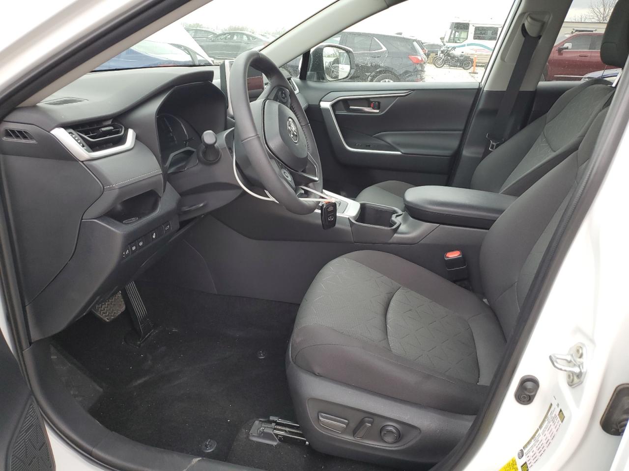 2024 TOYOTA RAV4 XLE VIN:4T3RWRFV0RU130883