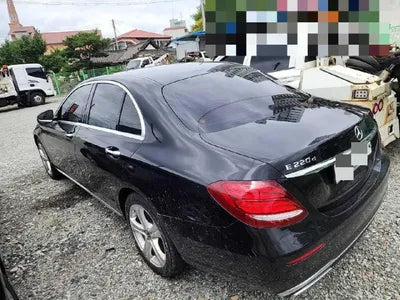 2017 Mercedes-Benz E 220 VIN: