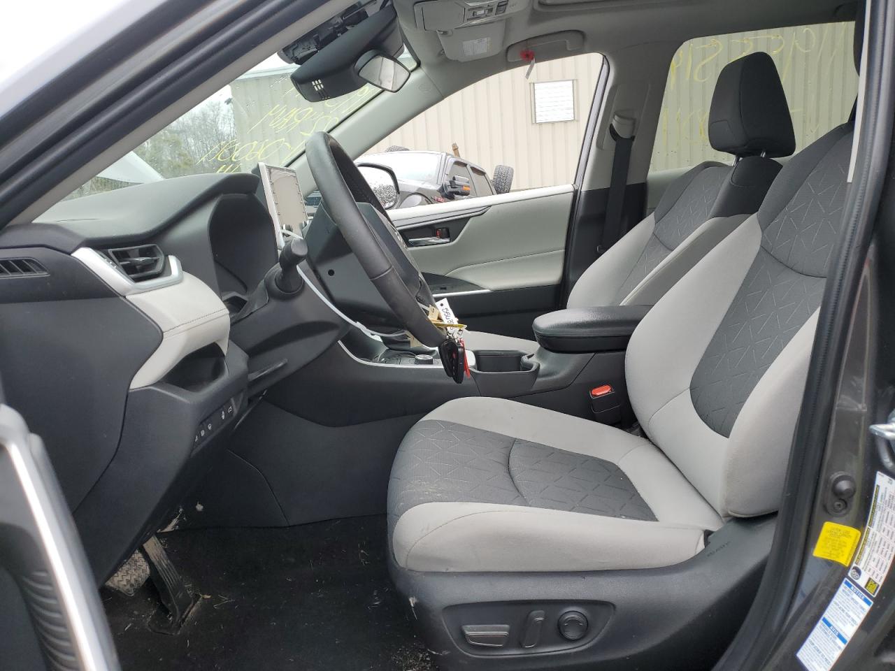 2022 TOYOTA RAV4 XLE VIN:4T3RWRFV6NU060011