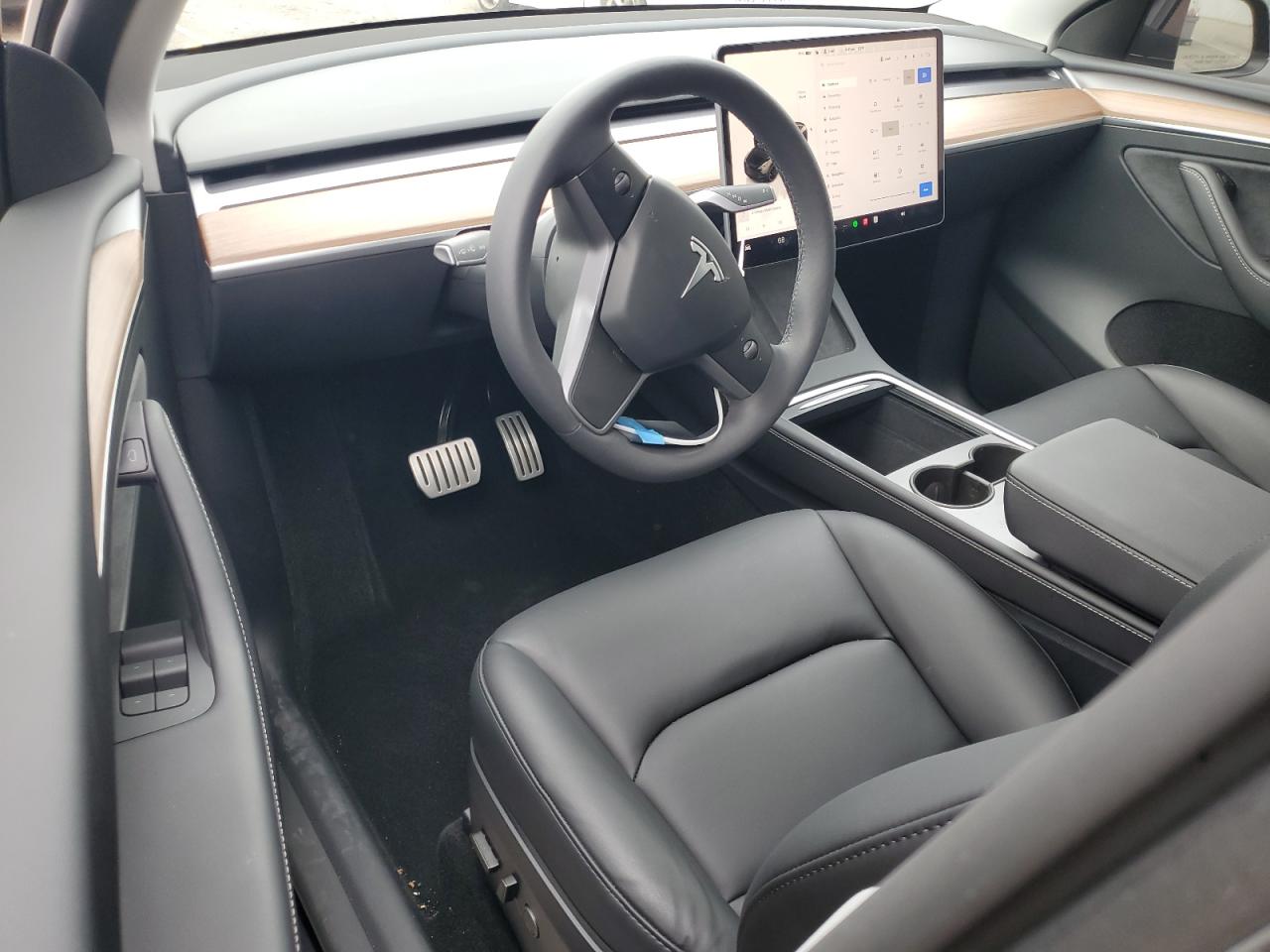 2024 TESLA MODEL Y  VIN:7SAYGDEF0RF057092
