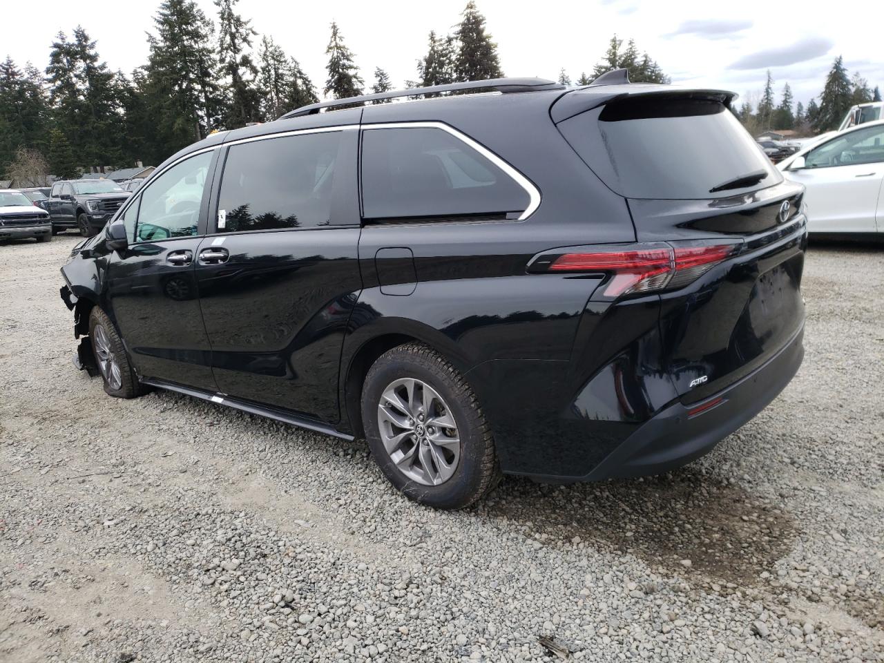 2022 TOYOTA SIENNA XLE VIN:5TDJSKFC5NS072375