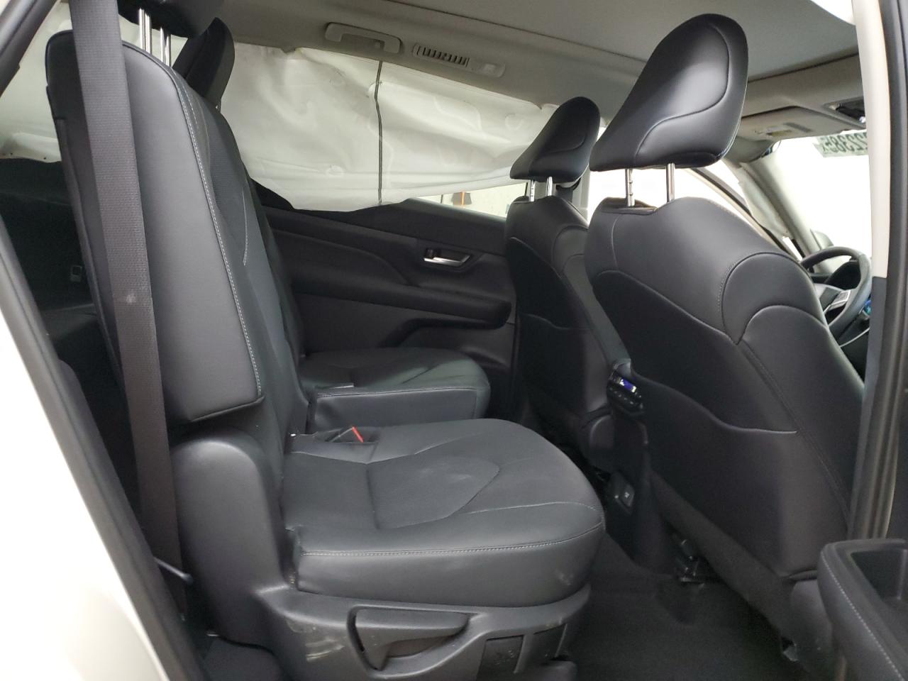 2024 TOYOTA GRAND HIGHLANDER XLE VIN:5TDAAAB57RS029621