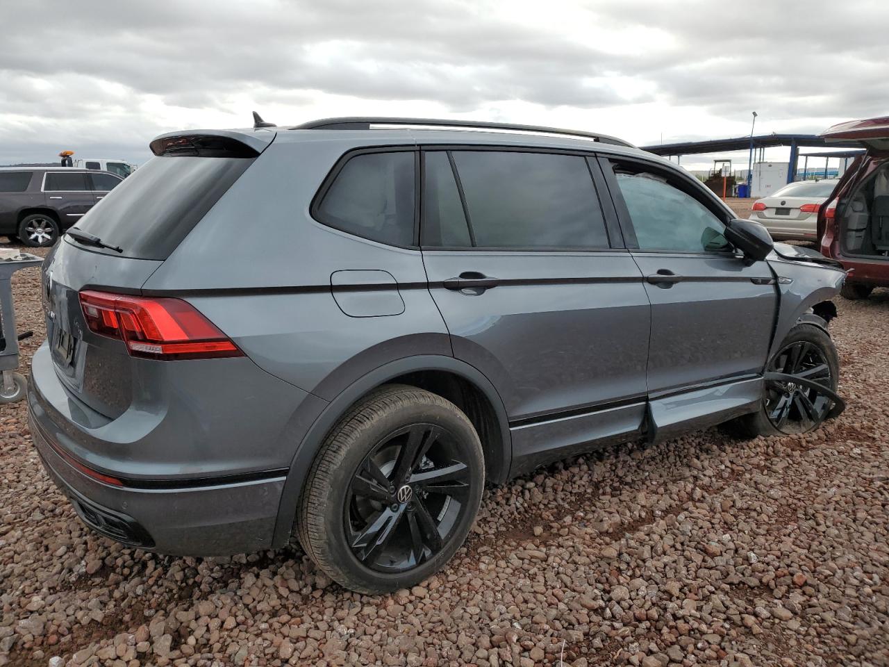 2023 VOLKSWAGEN TIGUAN SE R-LINE BLACK VIN:3VVCB7AX8PM002938