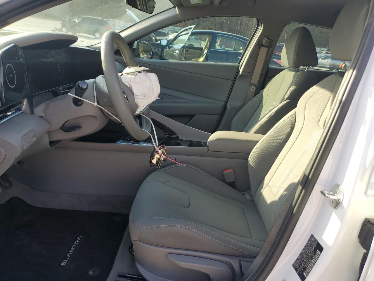 2024 HYUNDAI ELANTRA BLUE VIN:KMHLM4DJ8RU104409