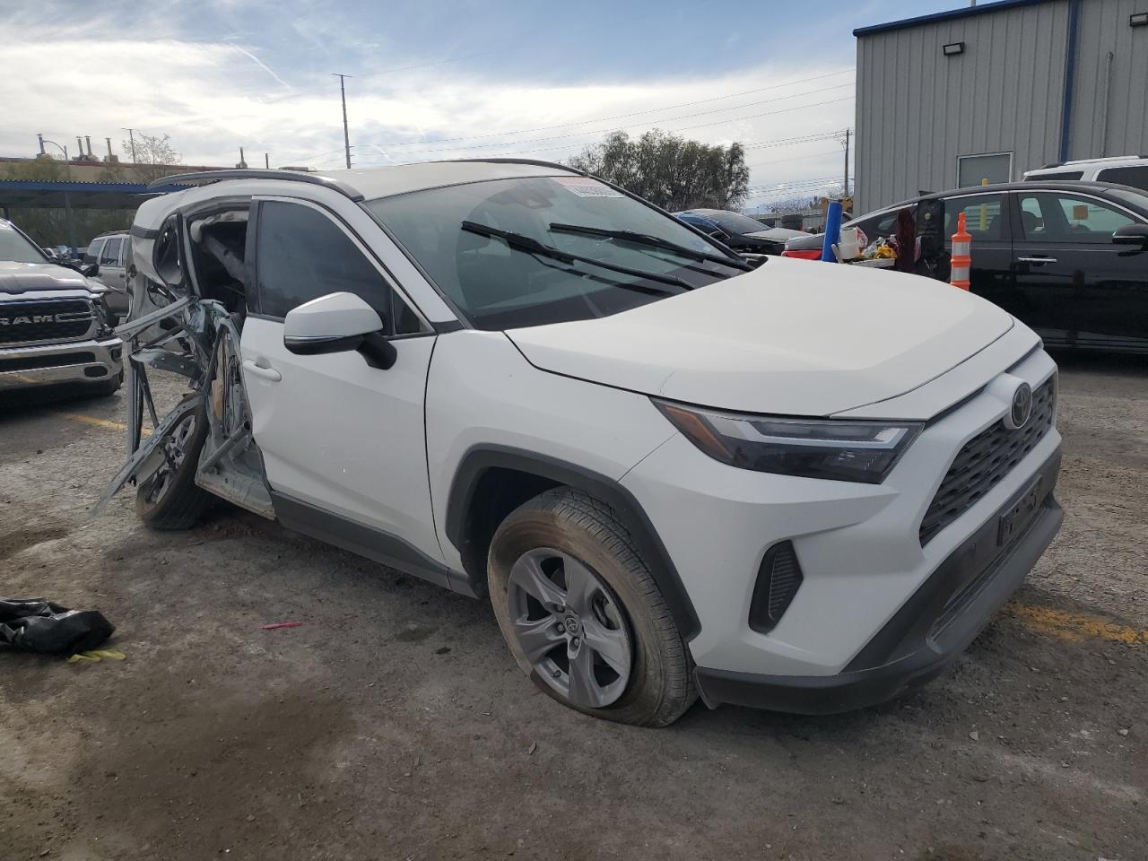 2023 TOYOTA RAV4 XLE VIN:2T3W1RFV8PW272400