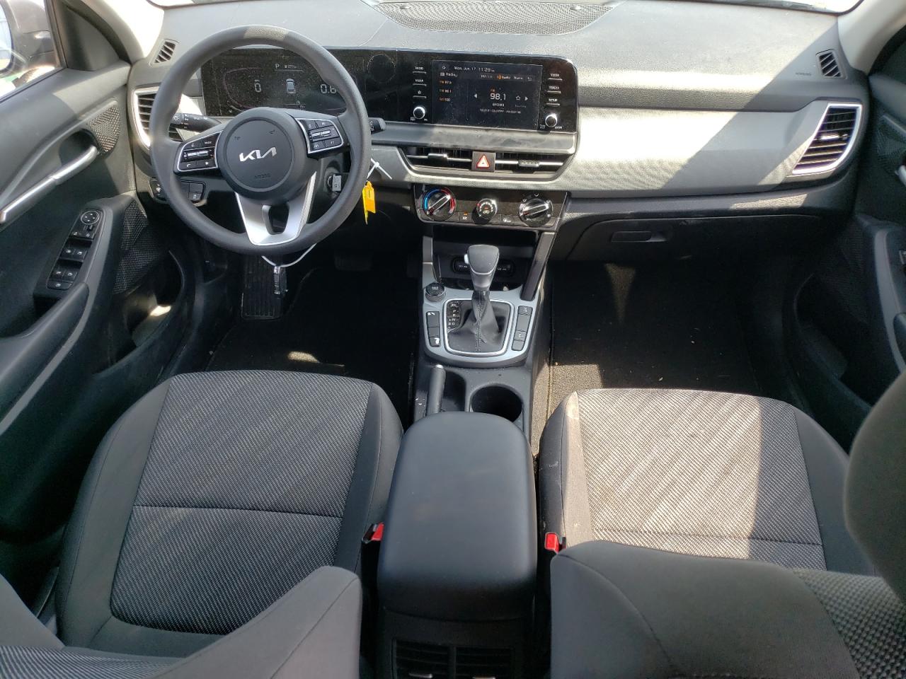 2024 KIA SELTOS LX VIN:KNDEPCAA1R7554131