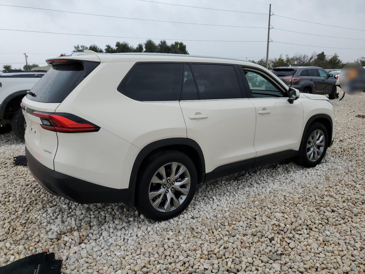 2024 TOYOTA GRAND HIGHLANDER XLE VIN:5TDACAB5XRS023046