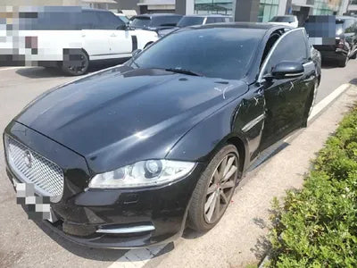 2015 Jaguar XJ VIN: