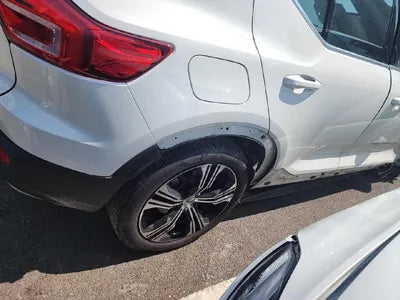 2020 Volvo XC40 VIN:
