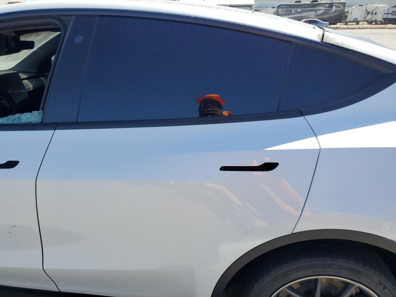 2023 TESLA MODEL Y  VIN:7SAYGAEE0PF640183