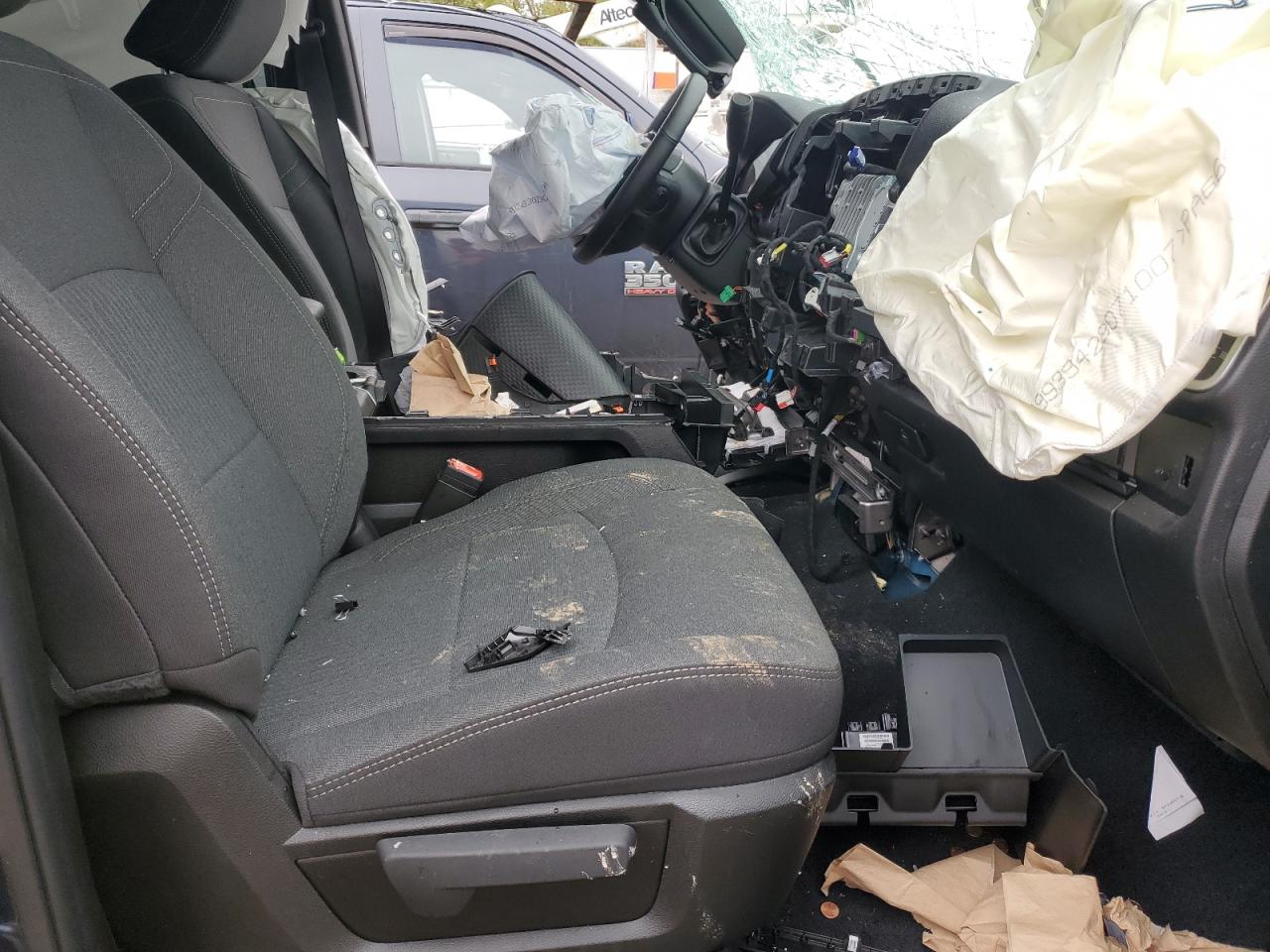 2024 RAM 3500 BIG HORN VIN:3C63RRHL3RG130117