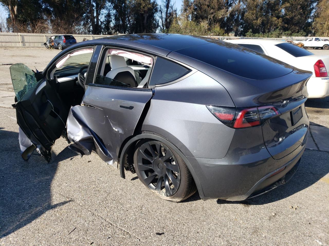 2023 TESLA MODEL Y  VIN:7SAYGAEE7PF865250