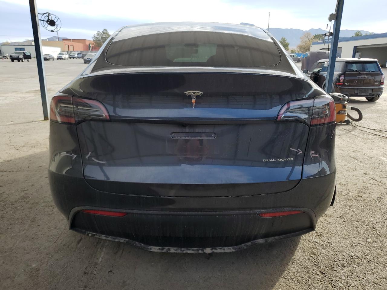 2024 TESLA MODEL Y  VIN:7SAYGDEE0RA301201