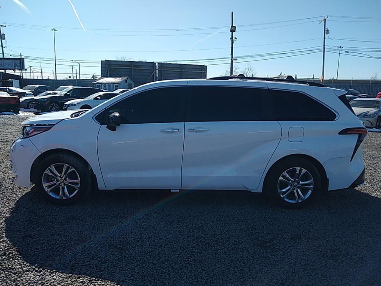 2022 TOYOTA SIENNA XSE VIN:5TDDSKFC7NS051184