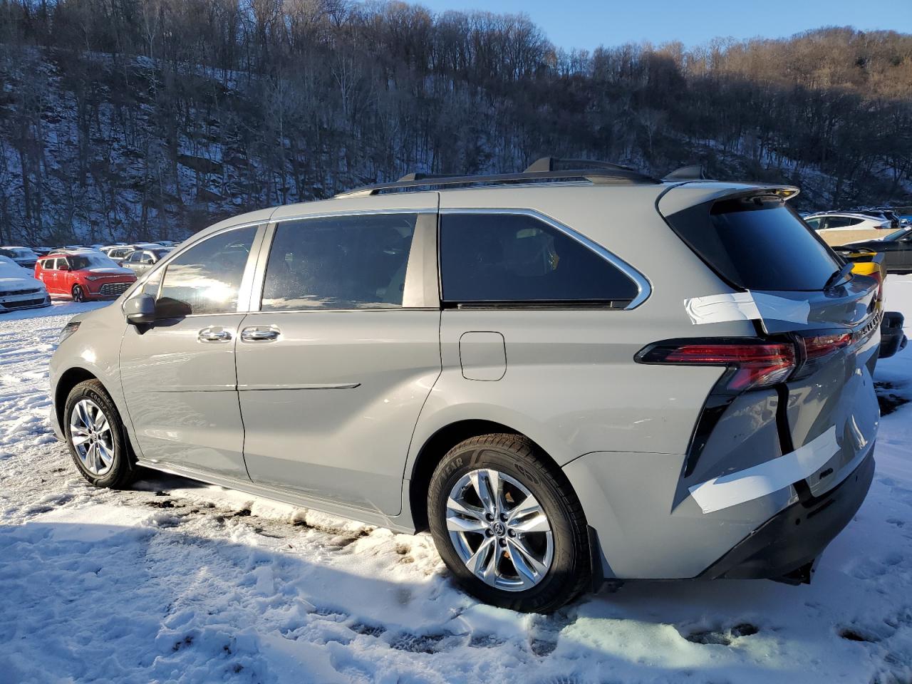 2022 TOYOTA SIENNA XLE VIN:5TDASKFC5NS047766