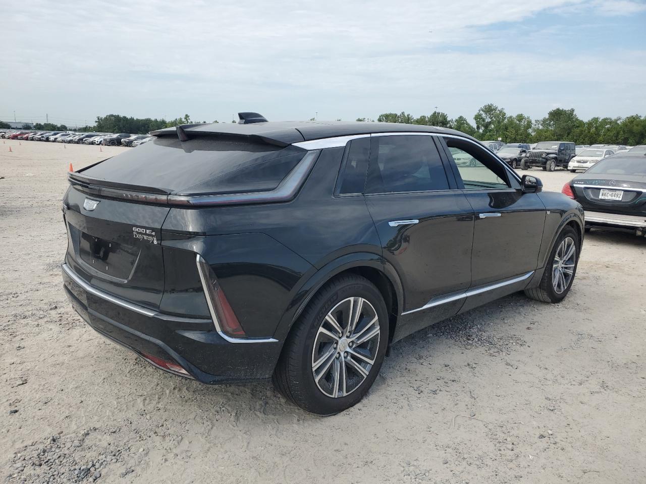 2024 CADILLAC LYRIQ LUXURY VIN:1GYKPPRL7RZ103381