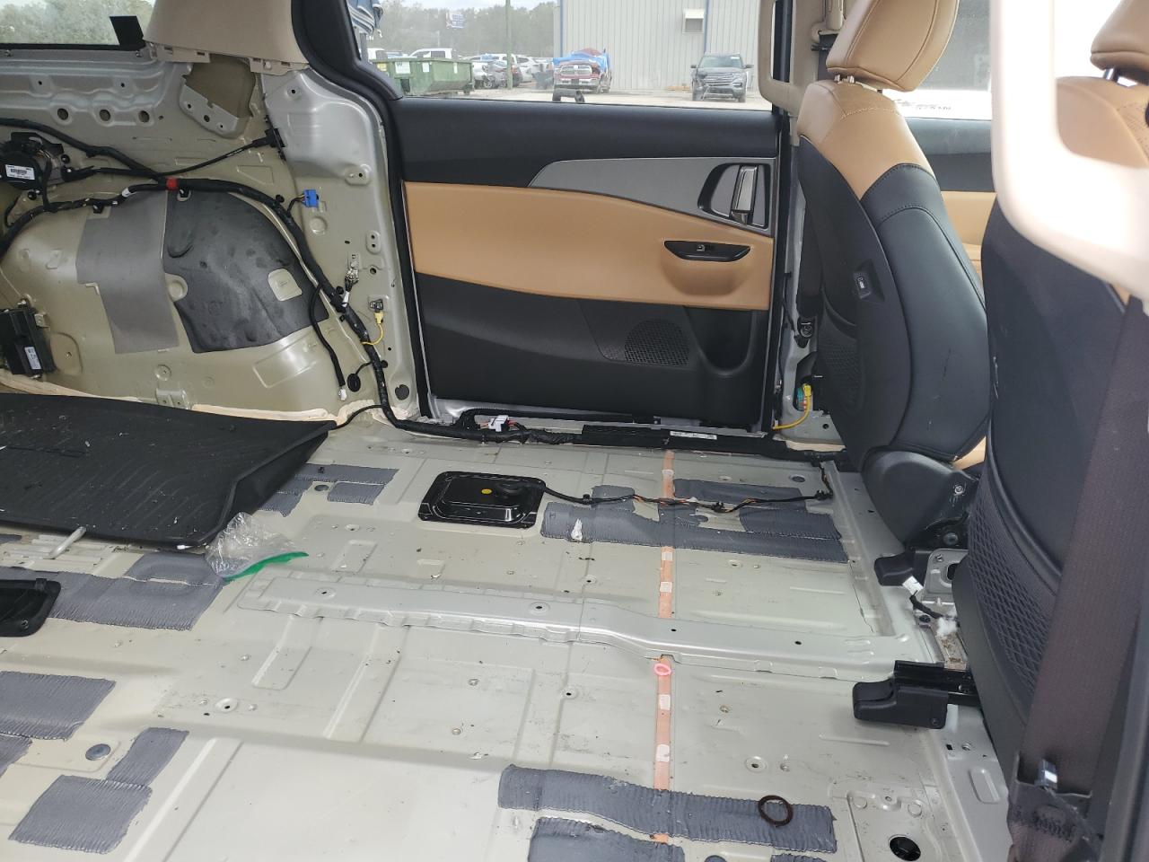 2023 KIA CARNIVAL LX VIN:KNDNB4H30P6256037