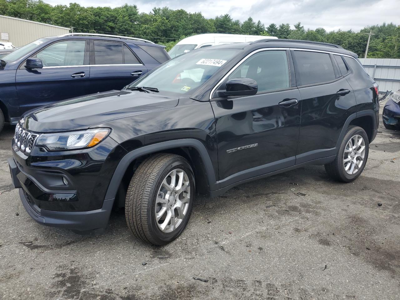 2024 JEEP COMPASS LATITUDE LUX VIN:3C4NJDFN9RT154011