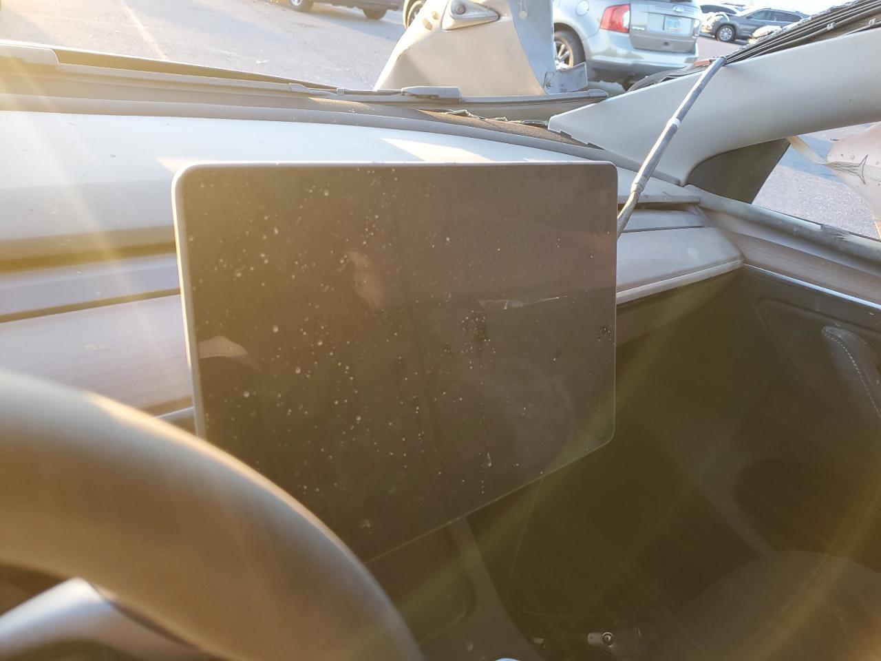 2024 TESLA MODEL Y  VIN:7SAYGDEE1RF132762