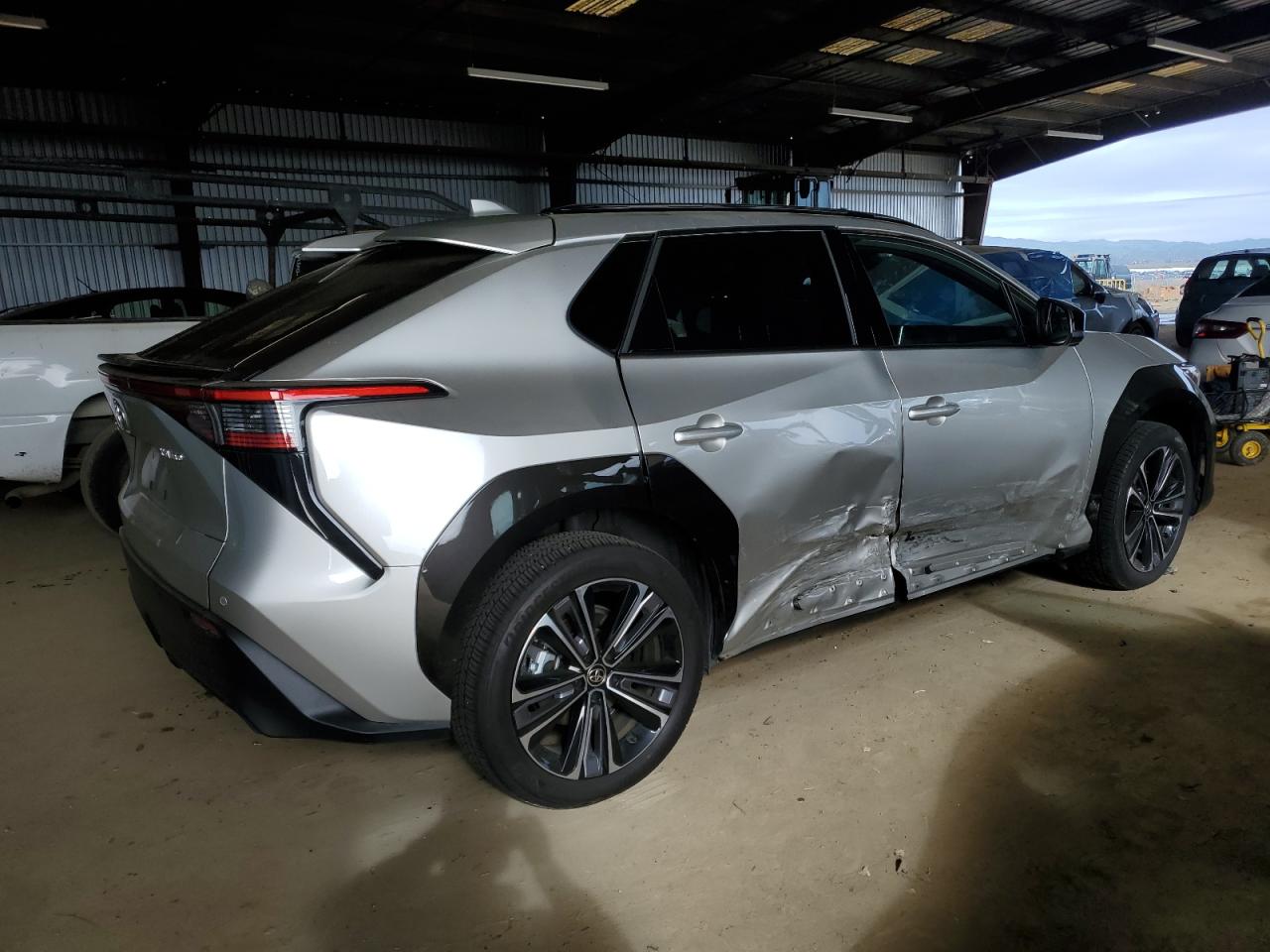 2023 TOYOTA BZ4X XLE VIN:JTMAAAAA3PA004840
