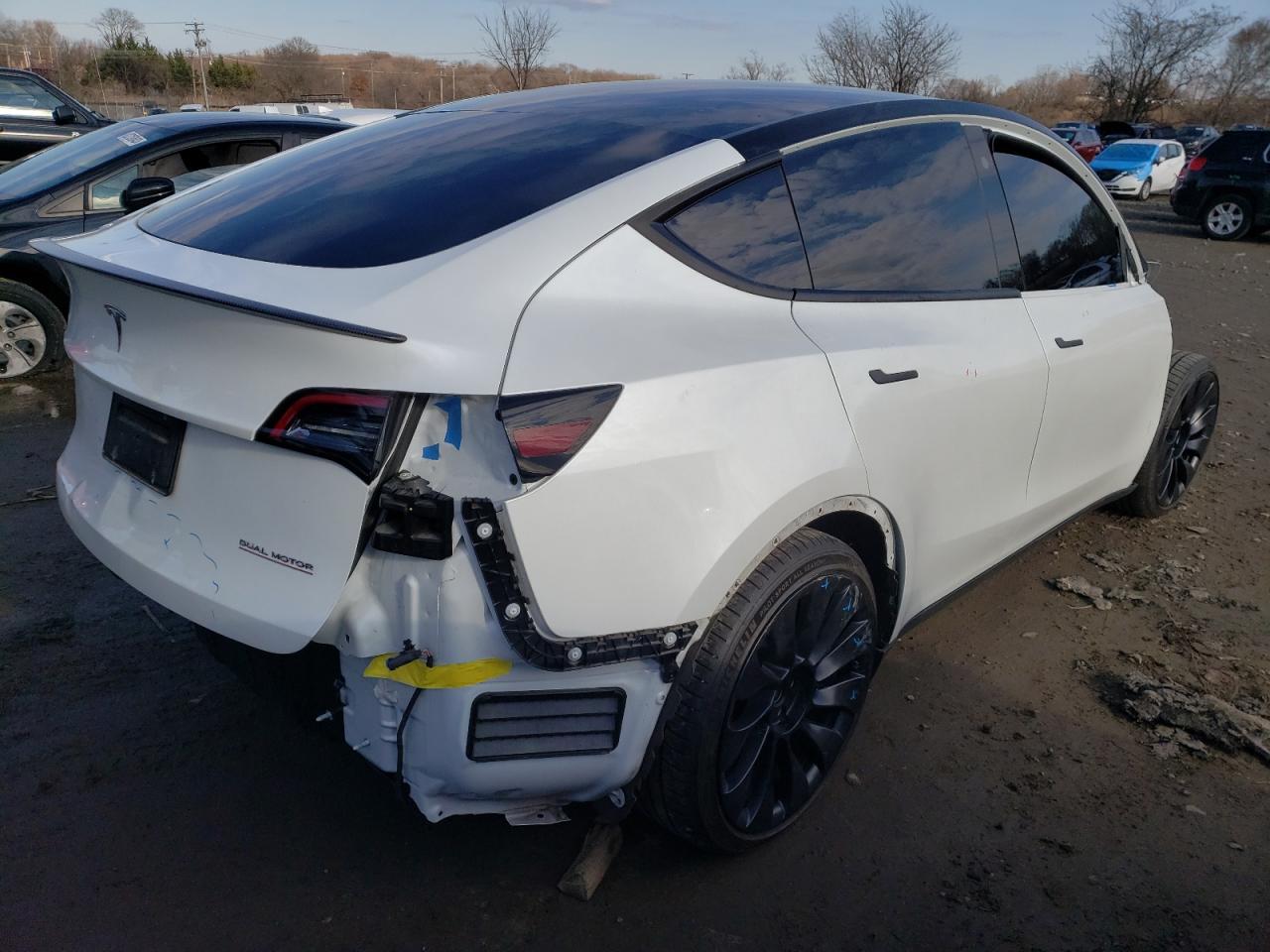 2022 TESLA MODEL Y  VIN:7SAYGDEF1NF522375