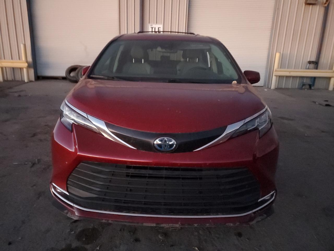 2022 TOYOTA SIENNA XLE VIN:5TDJRKEC2NS097991