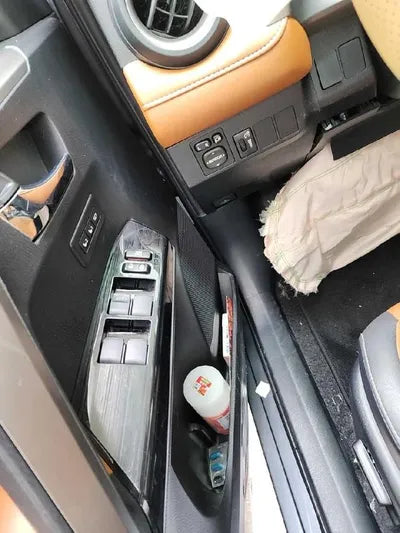 2017 Toyota RAV4 VIN: