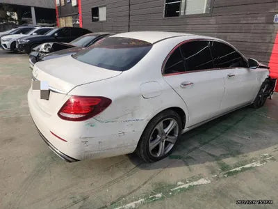 2017 Mercedes-Benz E 220 VIN: