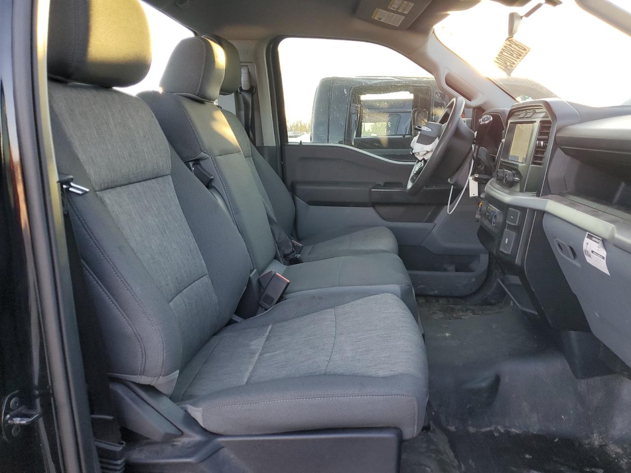 2022 FORD F150  VIN:1FTMF1E52NKE30280