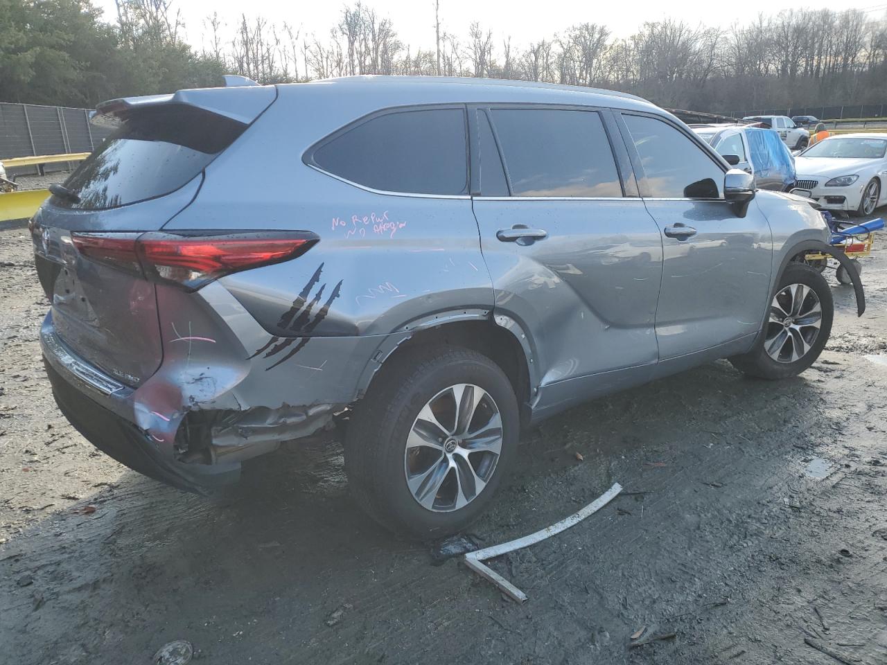 2022 TOYOTA HIGHLANDER XLE VIN:5TDGZRBH4NS246436