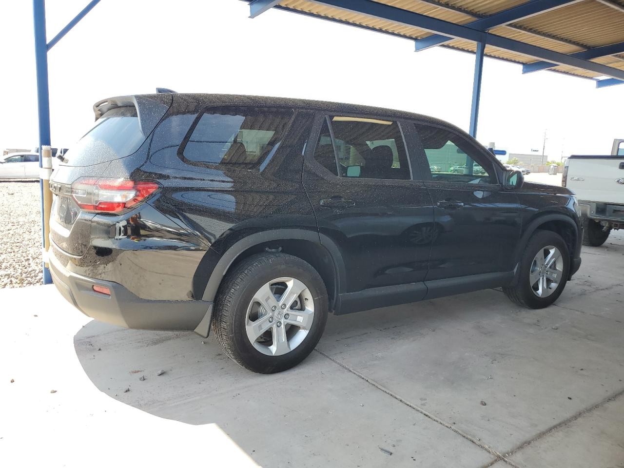 2023 HONDA PILOT LX VIN:5FNYG2H29PB015544