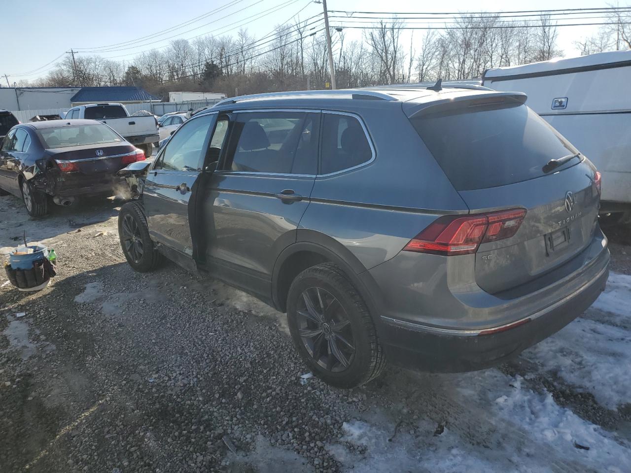 2022 VOLKSWAGEN TIGUAN SE VIN:3VV2B7AX5NM035341