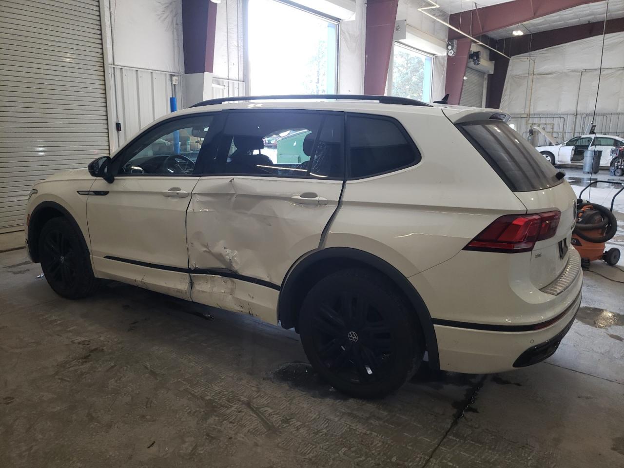 2022 VOLKSWAGEN TIGUAN SE R-LINE BLACK VIN:3VV8B7AX9NM119186