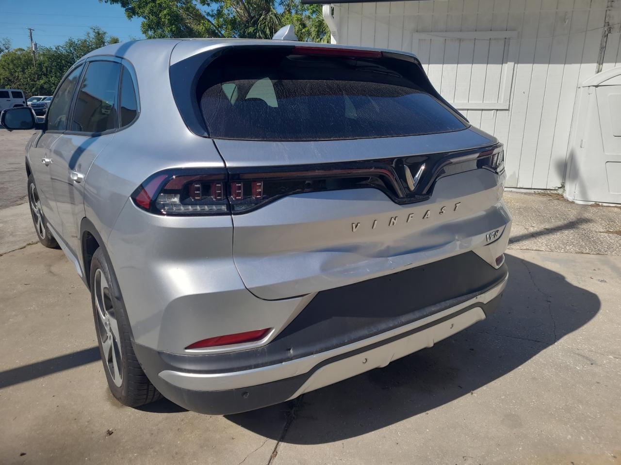 2023 VINFAST TRADING AND PRODUCTION LLC VF 8 ECO VIN:RLLV1AEB5PH002749