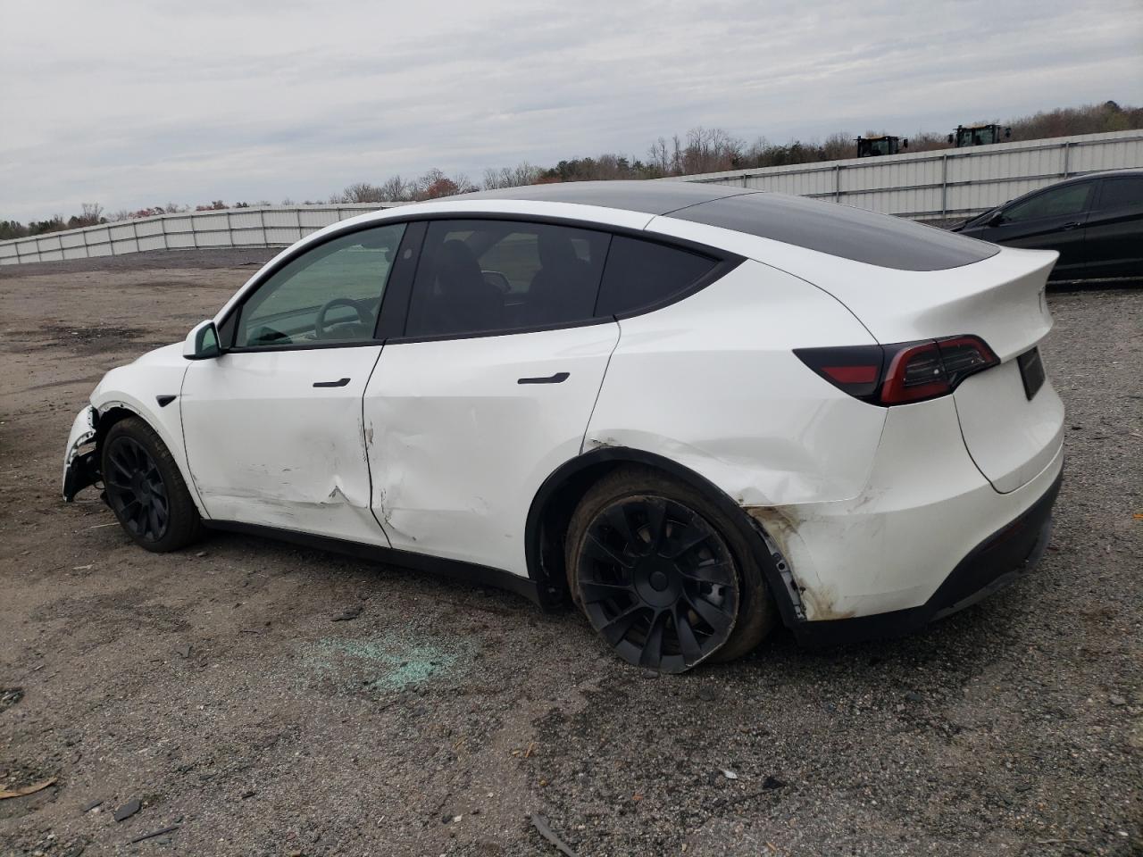 2023 TESLA MODEL Y  VIN:7SAYGAEE2PF839994